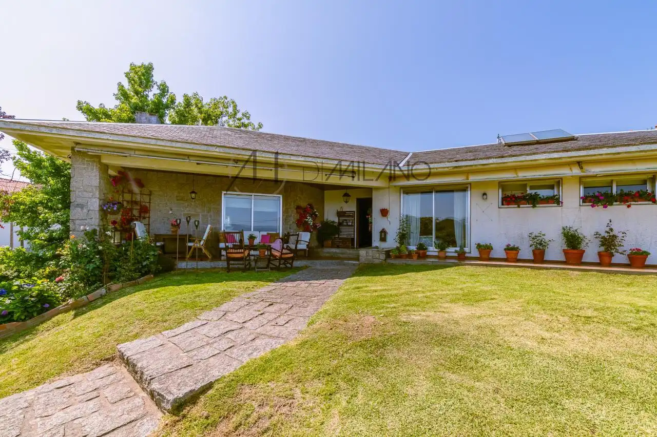 Jardín de Casa o chalet en venta en A Guarda   con Calefacción, Jardín privado y Parquet