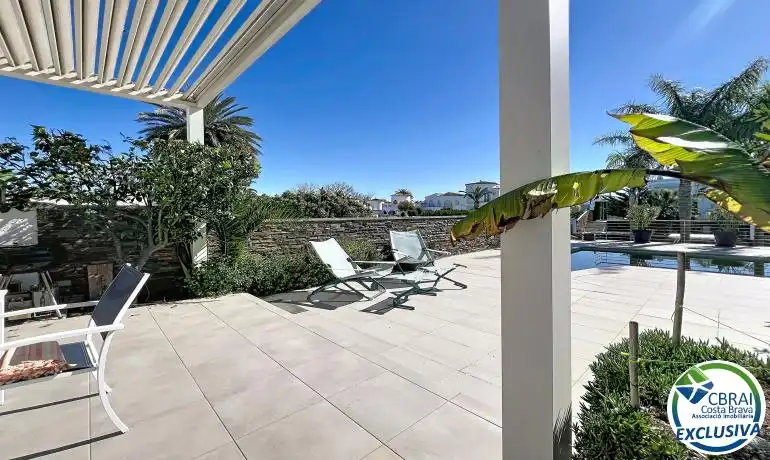 Casa con piscina en venta en Carrer Llobregat, imagen 12