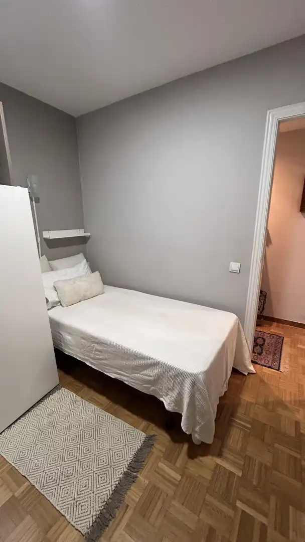 Bedroom of Flat for sale in Oviedo 