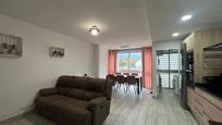 Sala d'estar de Apartament en venda en Castelldefels amb Aire condicionat, Terrassa i Balcó