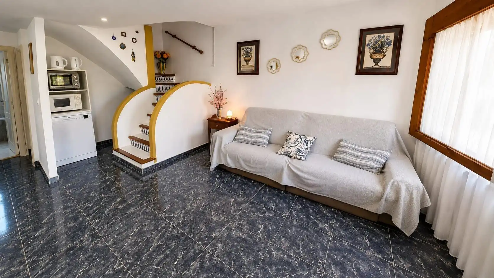 Sala d'estar de Casa adosada en venda en El Campello amb Aire condicionat, Calefacció i Terrassa
