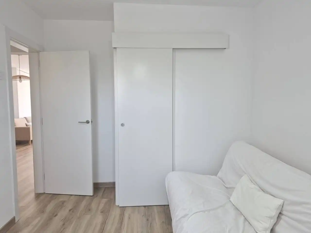 Habitación de Piso en venta en Cubelles con Aire acondicionado, Calefacción y Amueblado