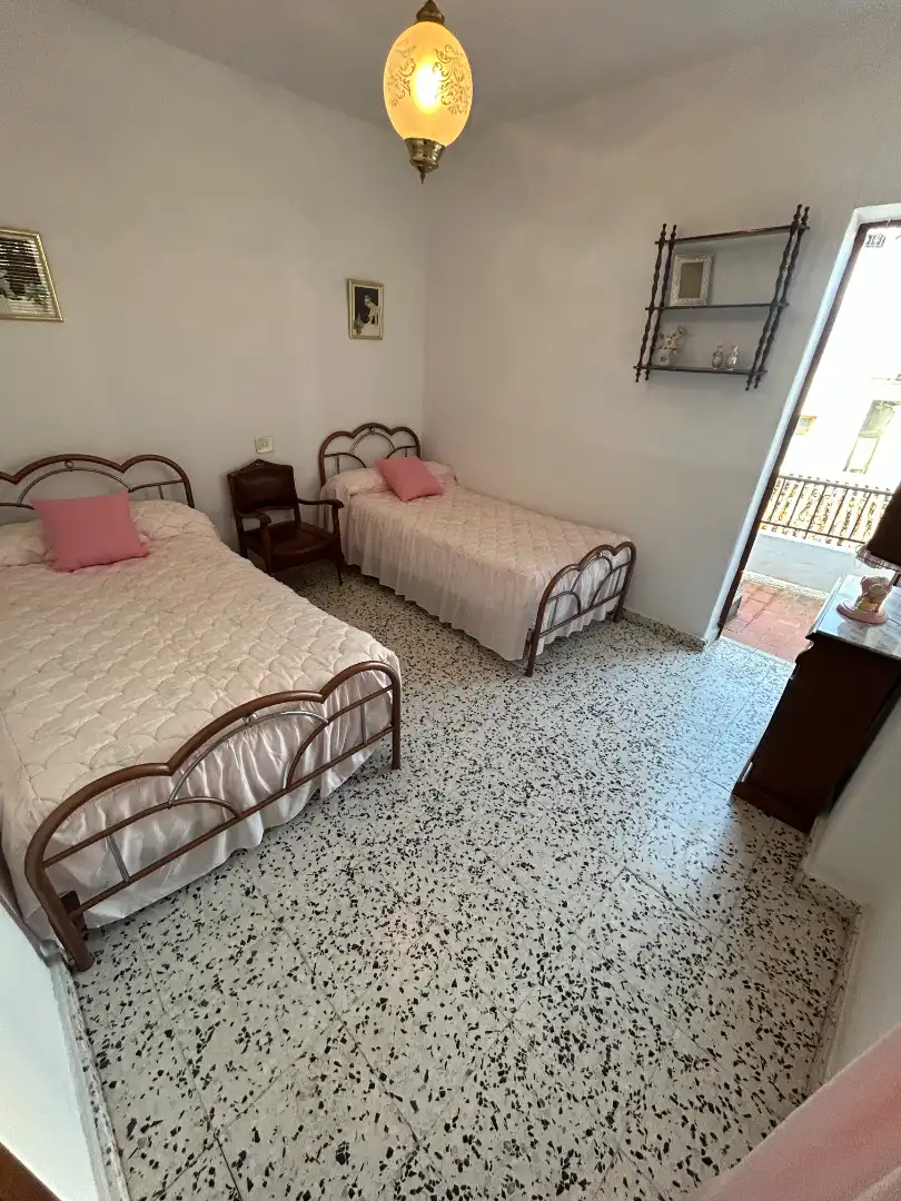 Habitación de Casa adosada en venta en Sayalonga con Calefacción, Terraza y Trastero