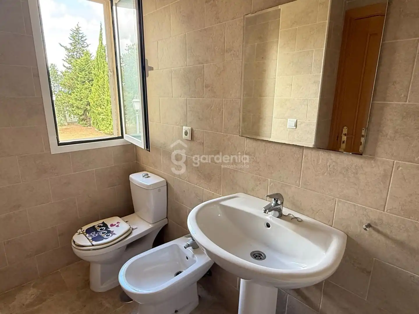 Baño de Casa adosada en venta en Castilleja de la Cuesta con Aire acondicionado y Terraza
