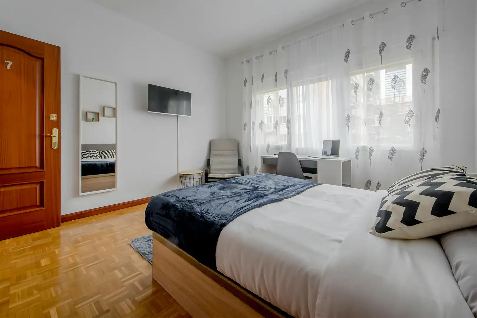 Habitación de Piso para compartir en Madrid con Calefacción, Lavadora y TV
