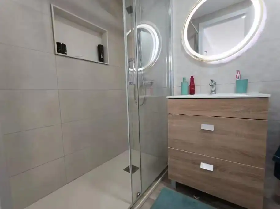 Baño de Apartamento en venta en Benicasim / Benicàssim con Aire acondicionado, Calefacción y Jardín privado