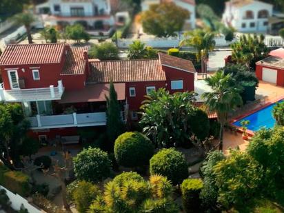 Vista exterior de Casa o xalet en venda en Dénia amb Aire condicionat, Terrassa i Piscina