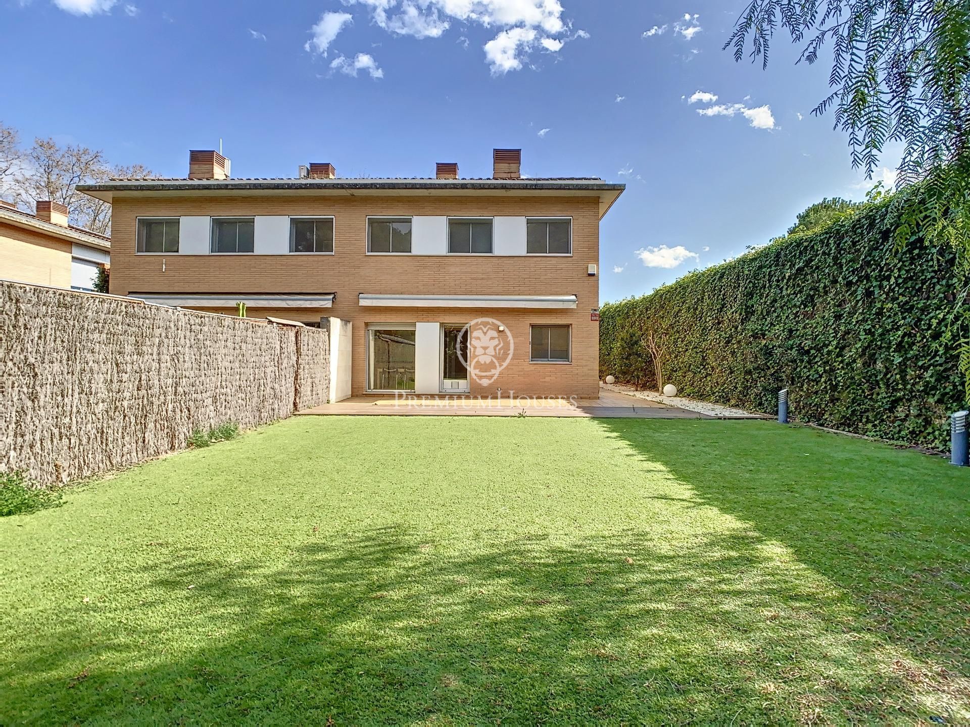 Jardí de Casa adosada en venda en Arenys de Munt amb Aire condicionat, Calefacció i Jardí privat