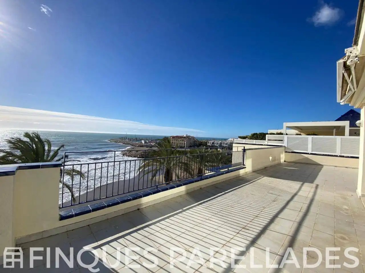 Terrace of Attic for sale in Sitges  with Air Conditioner, Heating and Parquet flooring