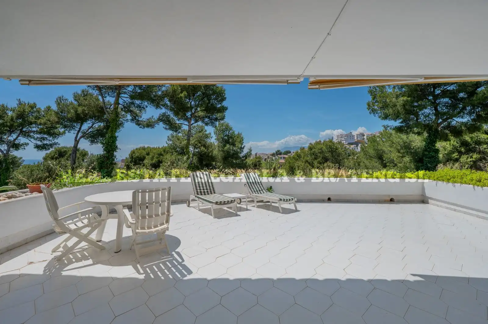 Terrassa de Apartament en venda en Mijas amb Aire condicionat, Terrassa i Moblat