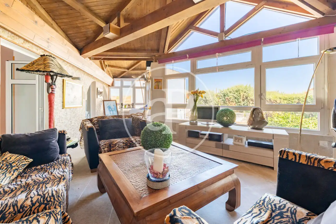 Living room of Houses for sale in Valdeolmos-Alalpardo, Madrid
