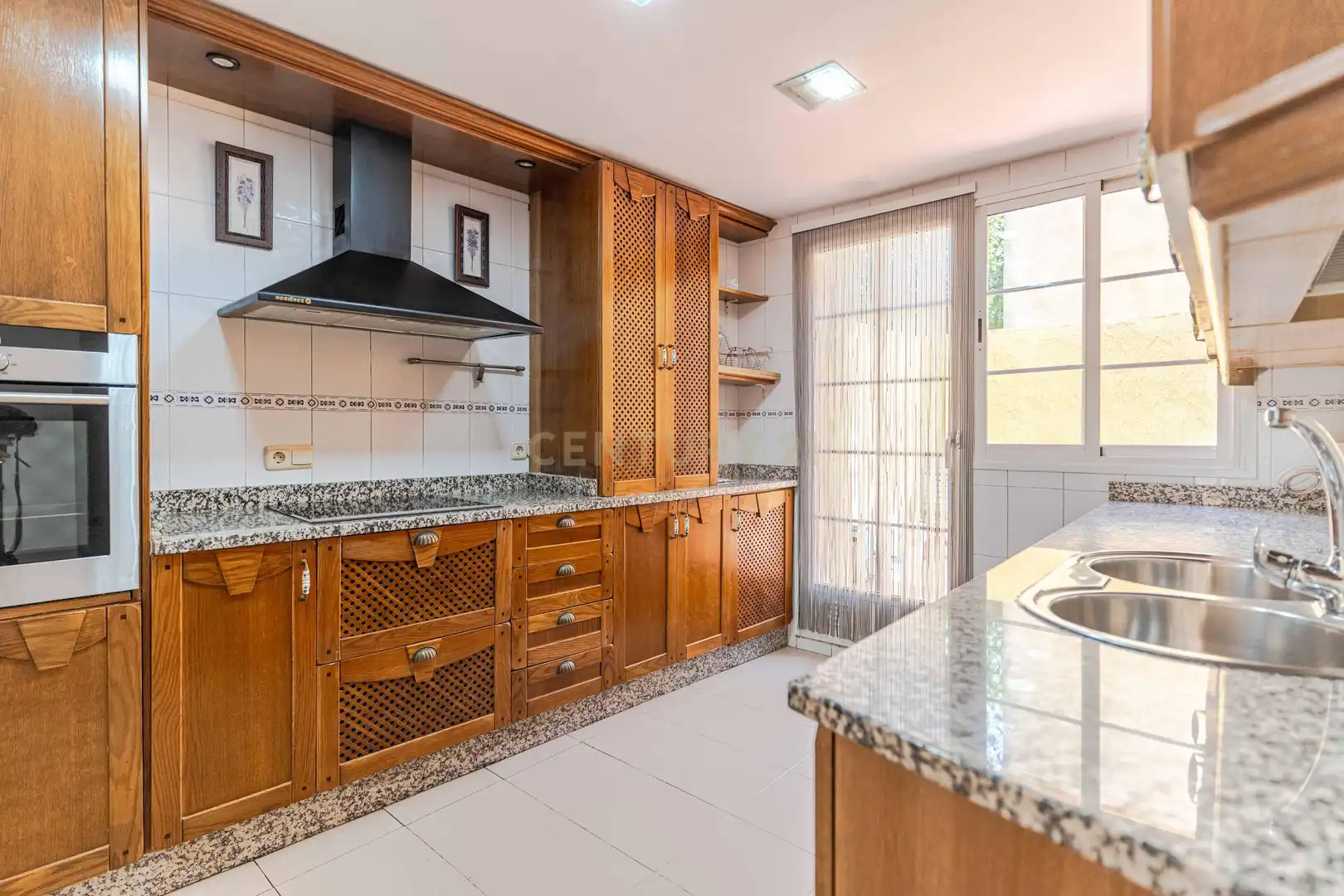 Kitchen of Houses for sale in Armilla  with Storage room and Community pool