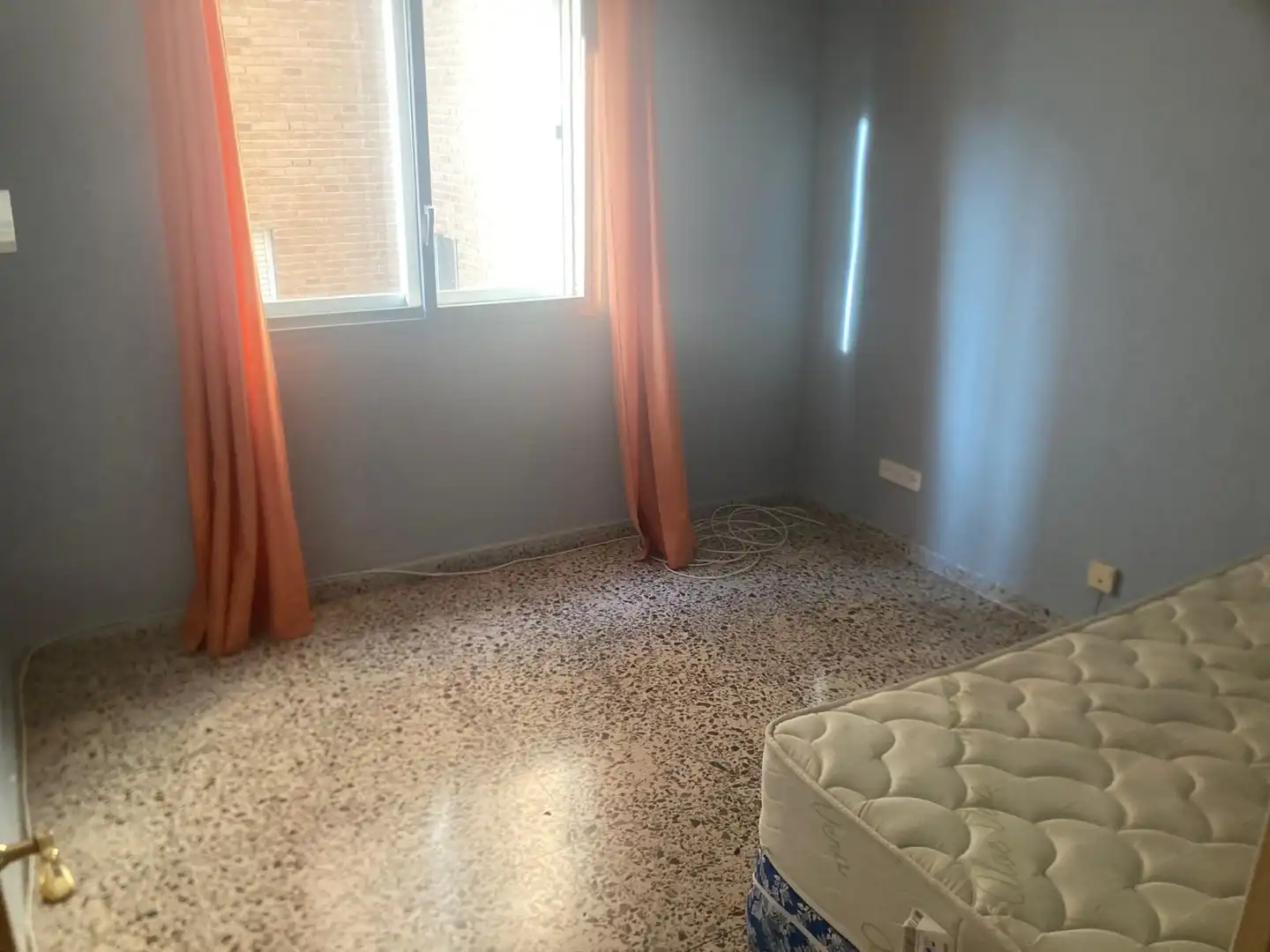 Habitación de Piso en venta en Toledo con Calefacción, Balcón y Piscina comunitaria