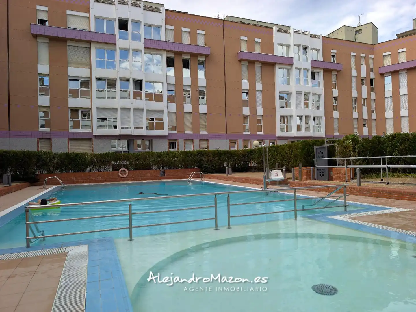 Swimming pool of Flat for sale in Castro-Urdiales  with Heating, Swimming Pool and Community pool