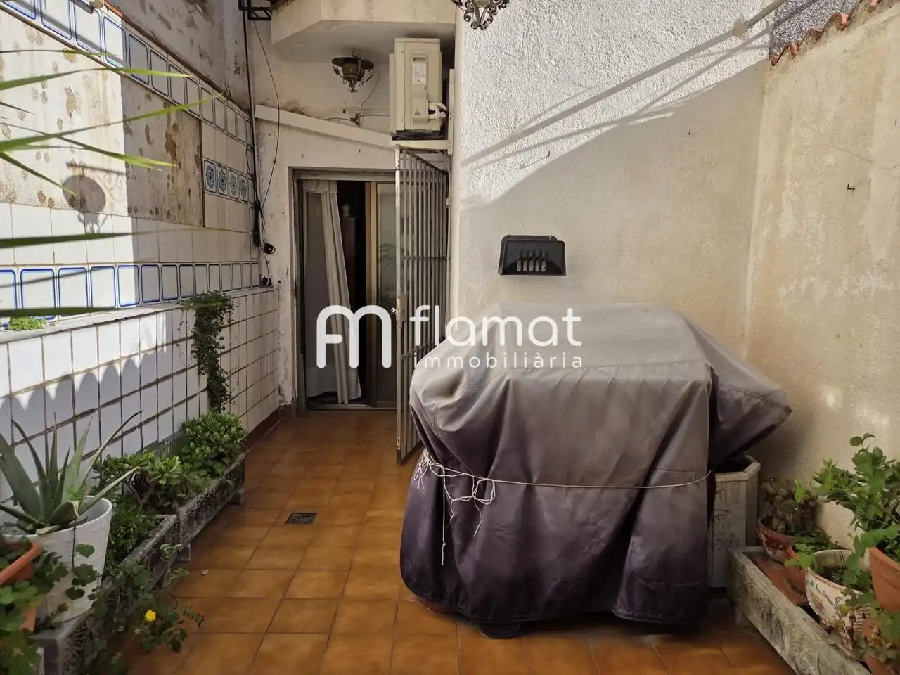 Exterior view of Duplexes for sale in Santa Coloma de Gramenet  with Air Conditioner, Terrace and Balcony