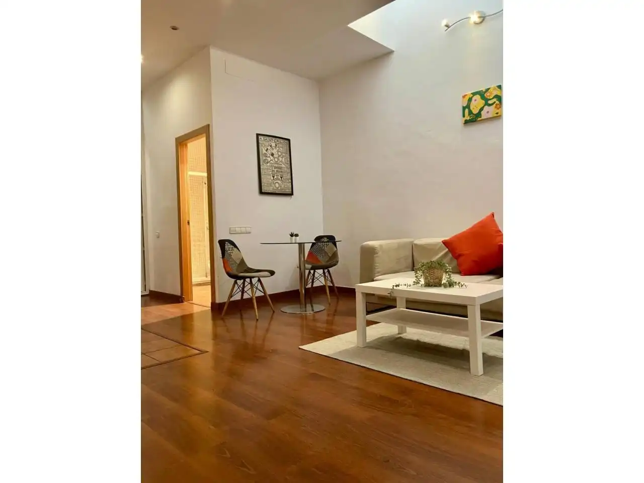 Wohnzimmer von Wohnung zur Miete in Barcelona mit Klimaanlage, Heizung und Privatgarten
