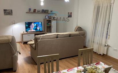 Living room of Flat for sale in Navalmoral de la Mata  with Heating and Storage room