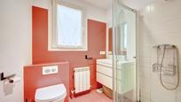 Bathroom of Flat for sale in  Pamplona / Iruña  with Heating and Balcony