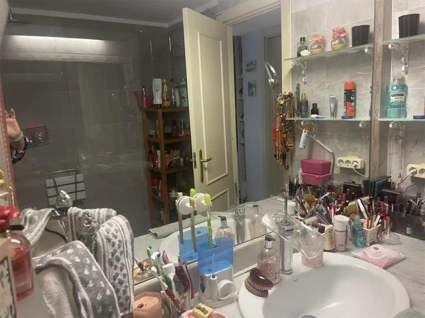 Badezimmer von Erdgeschoss zur Miete in Marbella mit Klimaanlage und Schwimmbad