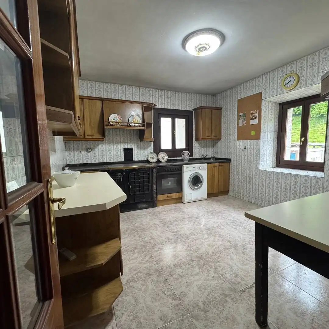 Cocina de Finca rústica en venta en Berrobi con Calefacción, Jardín privado y Trastero