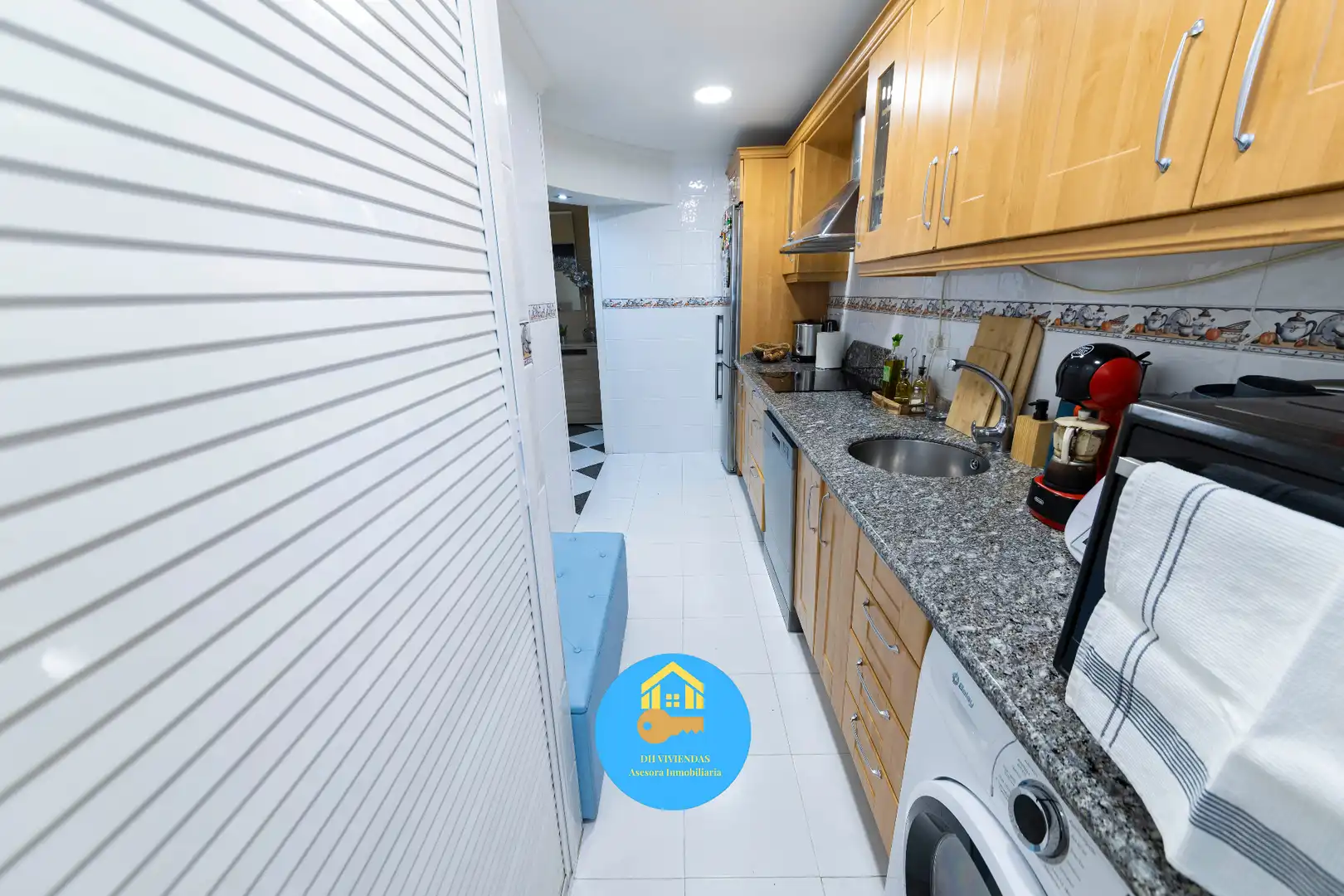Küche von Wohnung zum Verkauf in Dos Hermanas mit Klimaanlage und Abstellraum