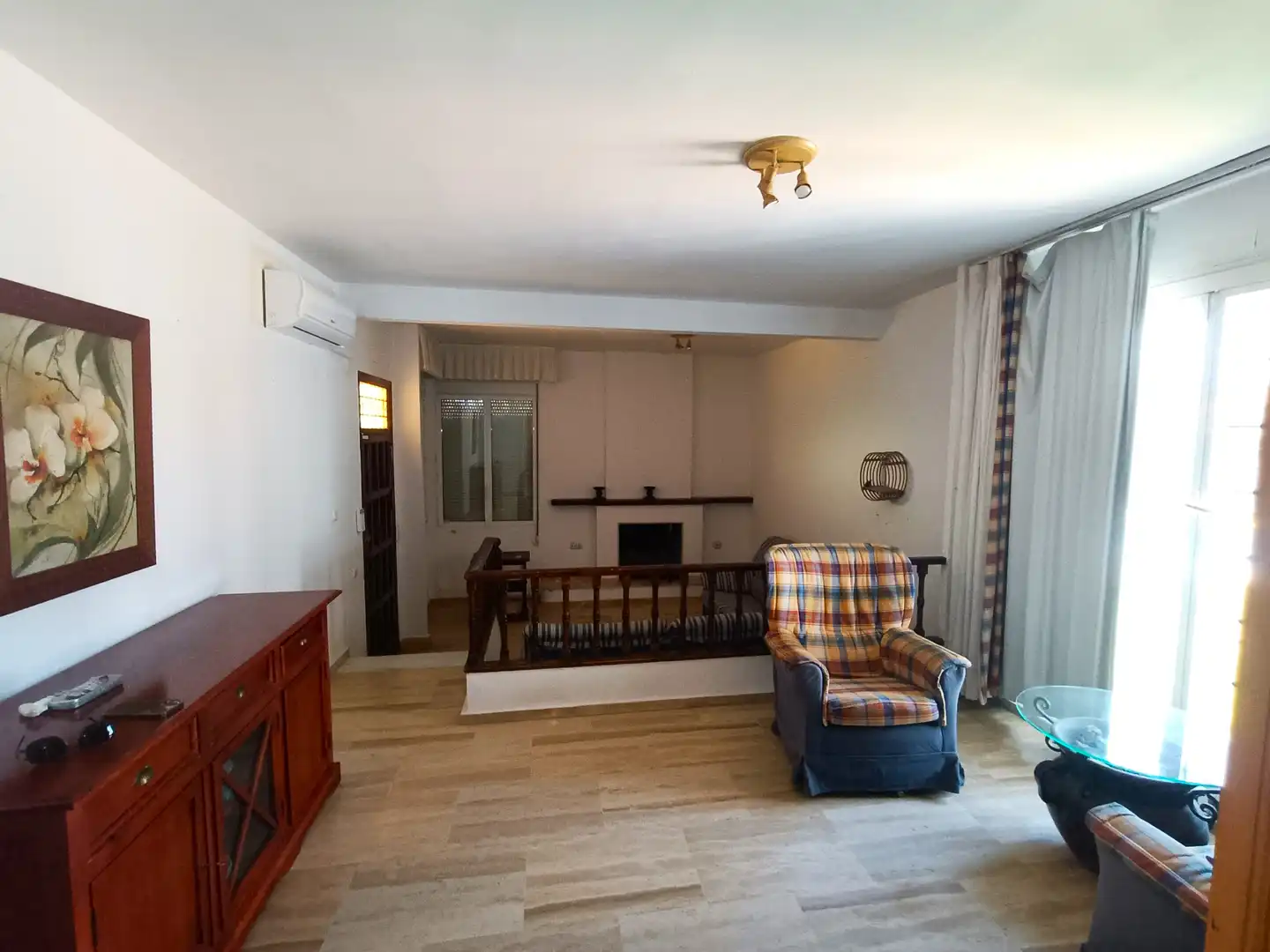 Sala de estar de Casa o chalet en venta en Espartinas con Aire acondicionado, Jardín privado y Terraza