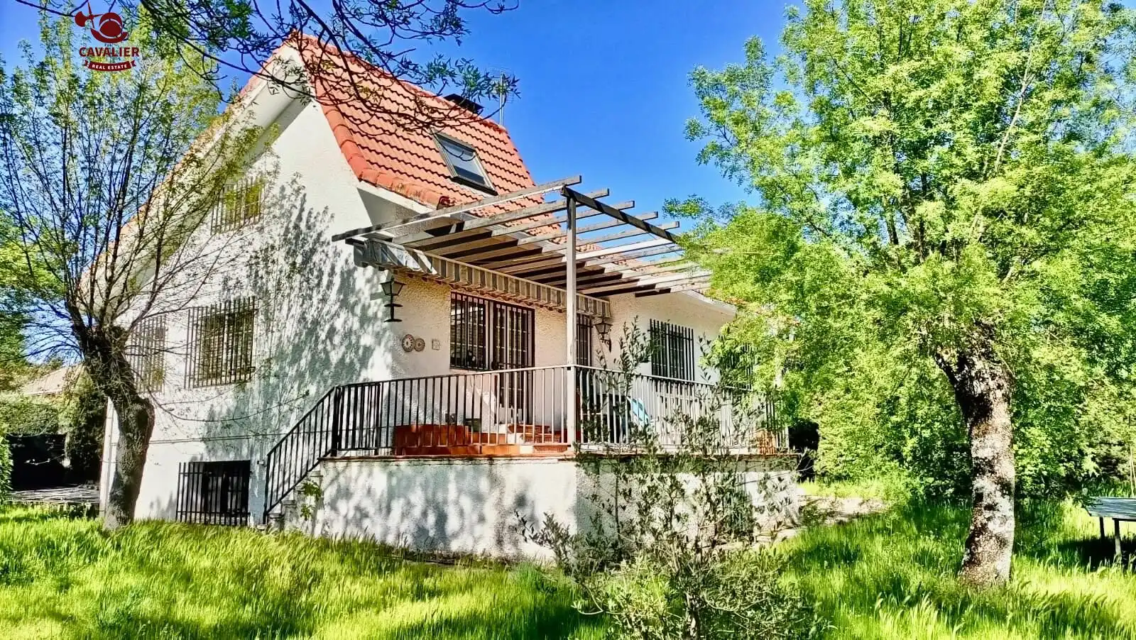 Vista exterior de Casa o xalet en venda en Guadarrama amb Calefacció, Jardí privat i Terrassa