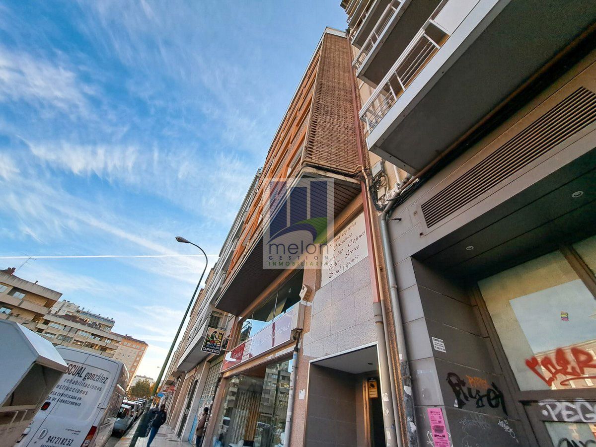 Vista exterior de Pis en venda en Burgos Capital