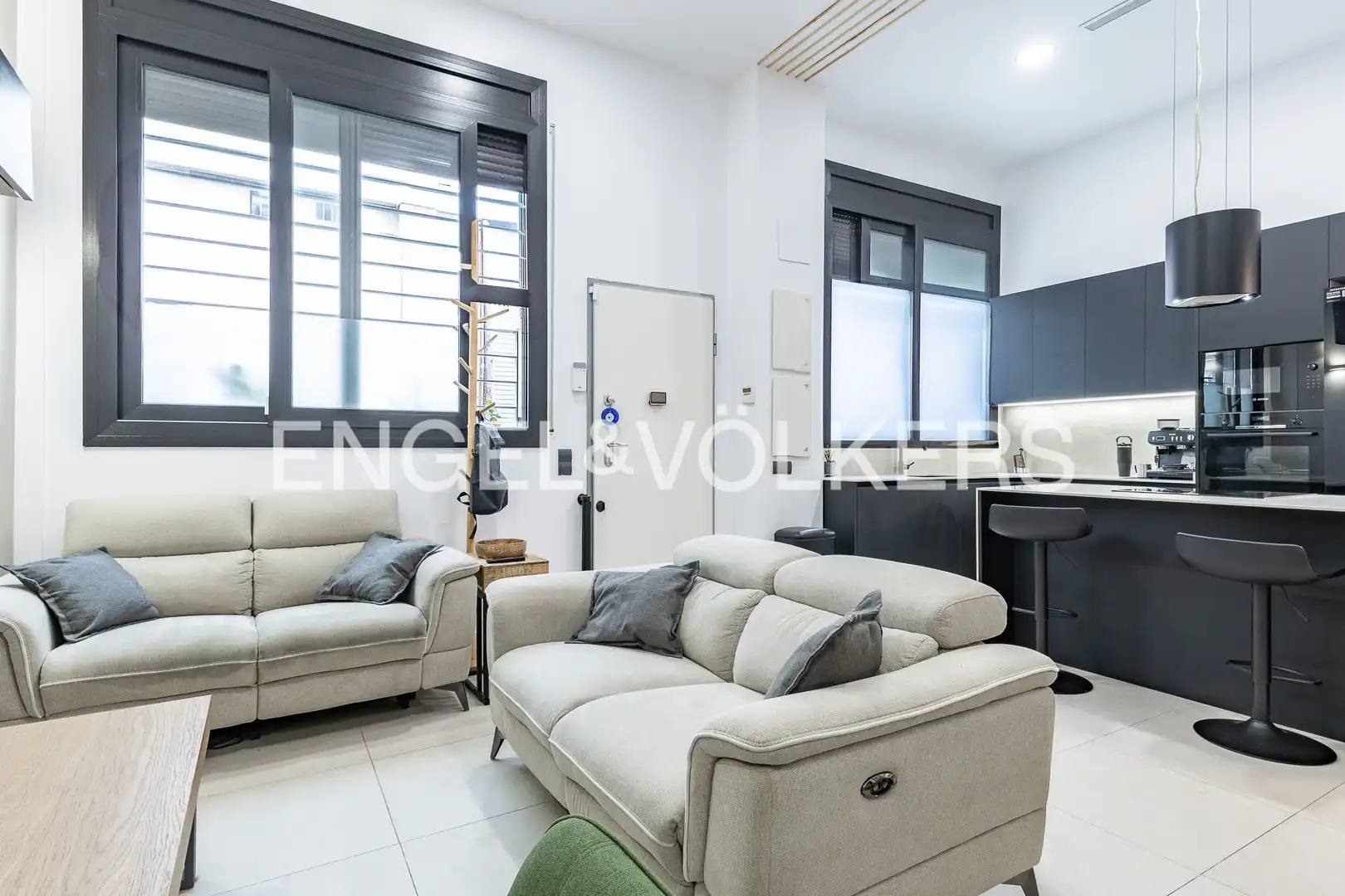 Sala de estar de Casa adosada en venta en Badalona con Aire acondicionado, Calefacción y Terraza