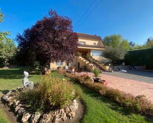 Exterior view of House or chalet for sale in Boadilla del Monte  with Heating, Private garden and Parquet flooring