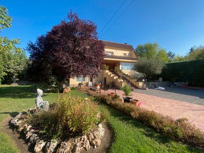 Vista exterior de Casa o xalet en venda en Boadilla del Monte amb Terrassa i Piscina