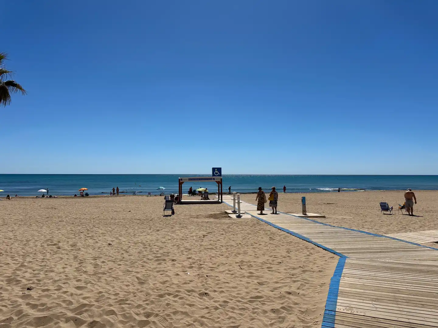 Außenansicht von Wohnungen zum Verkauf in Torrevieja mit Klimaanlage, Heizung und Terrasse