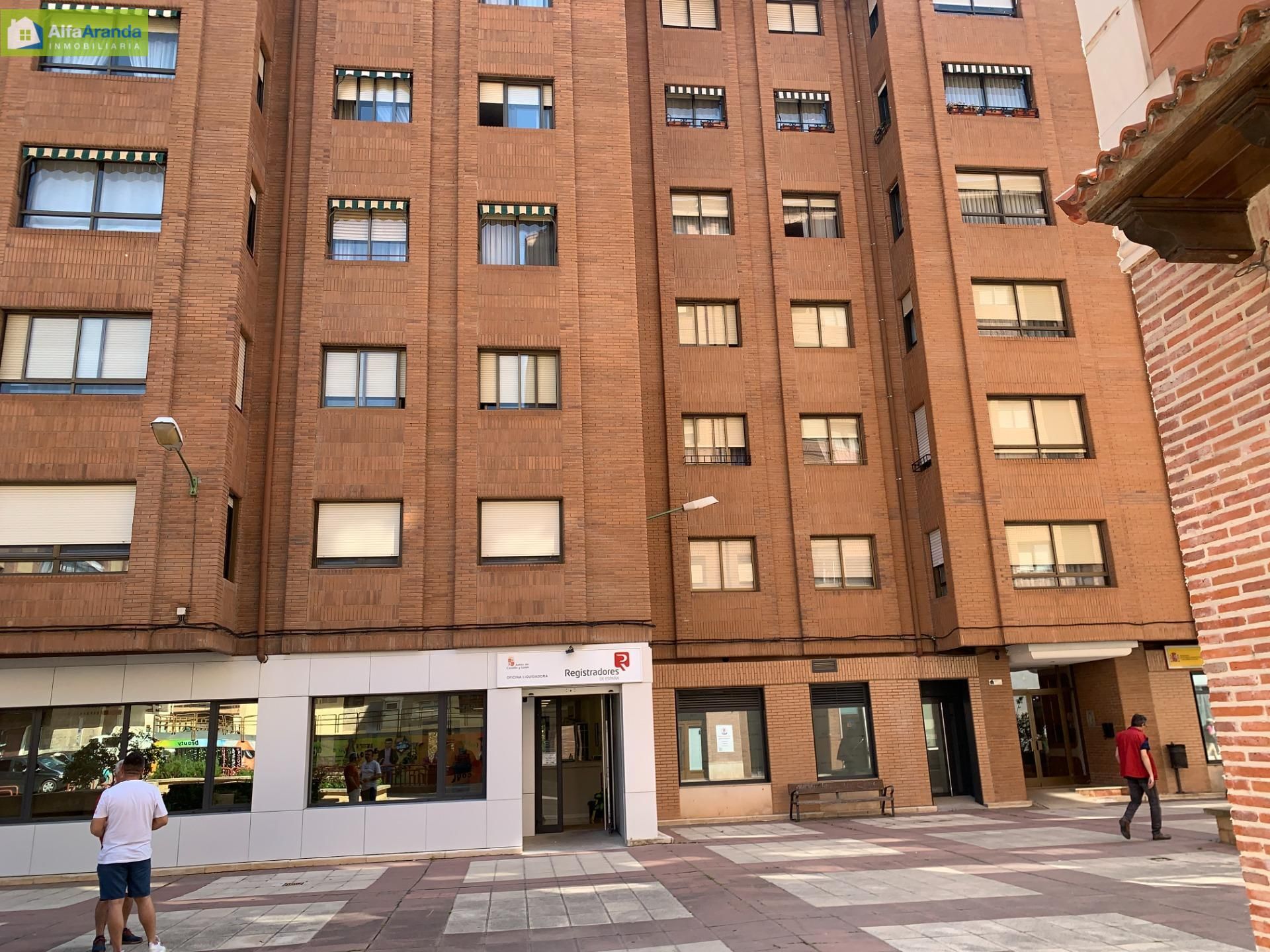 Vista exterior de Pis en venda en Aranda de Duero amb Calefacció, Terrassa i Traster