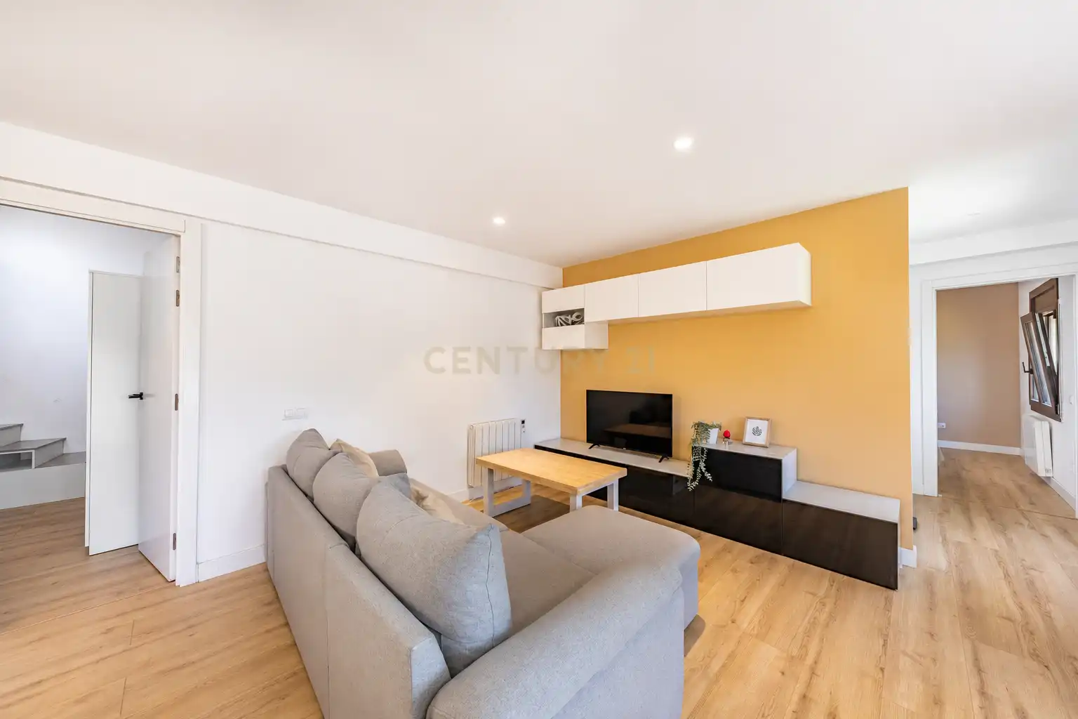 Sala d'estar de Casa o xalet en venda en Sant Cugat del Vallès amb Jardí privat i Traster