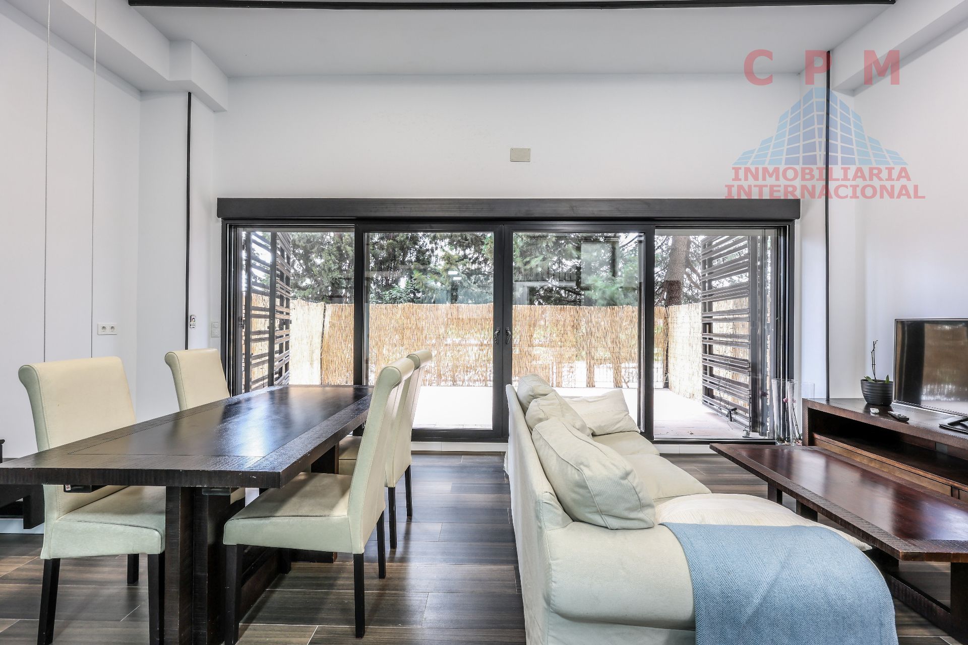 Living room of Flat to rent in  Madrid Capital  with Air Conditioner, Heating and Parquet flooring