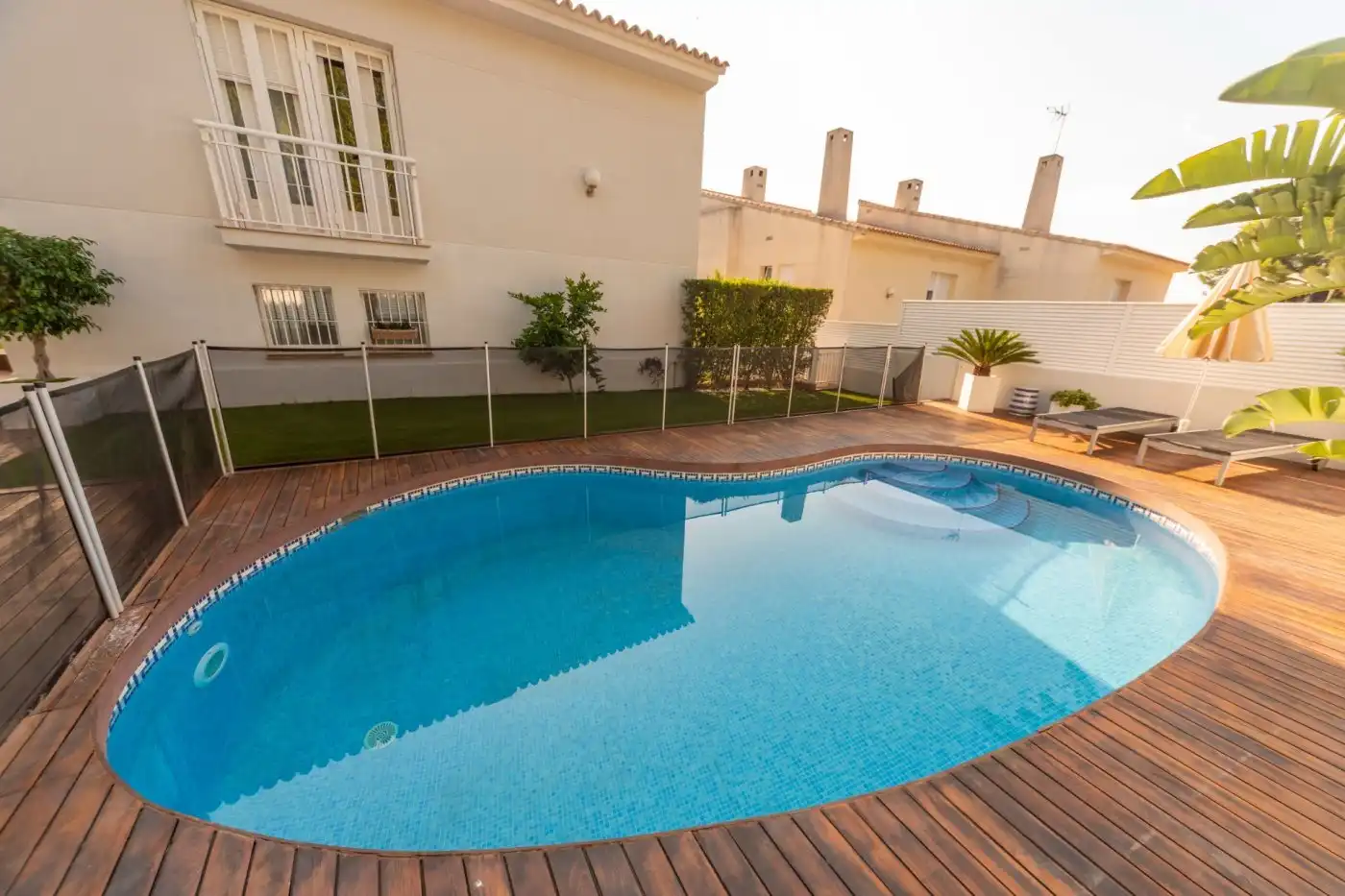 Piscina de Casa o chalet en venta en Montornés - Las Palmas - El Refugio