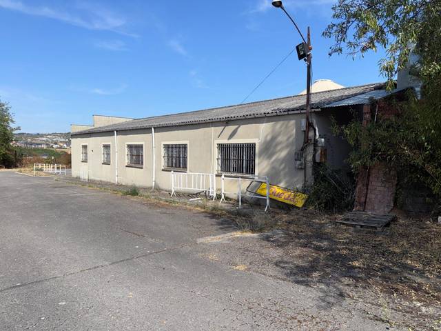Nave industrial en Venta en Carretera de la Puebla de Sanabria, 1056 en Área Rural Sur