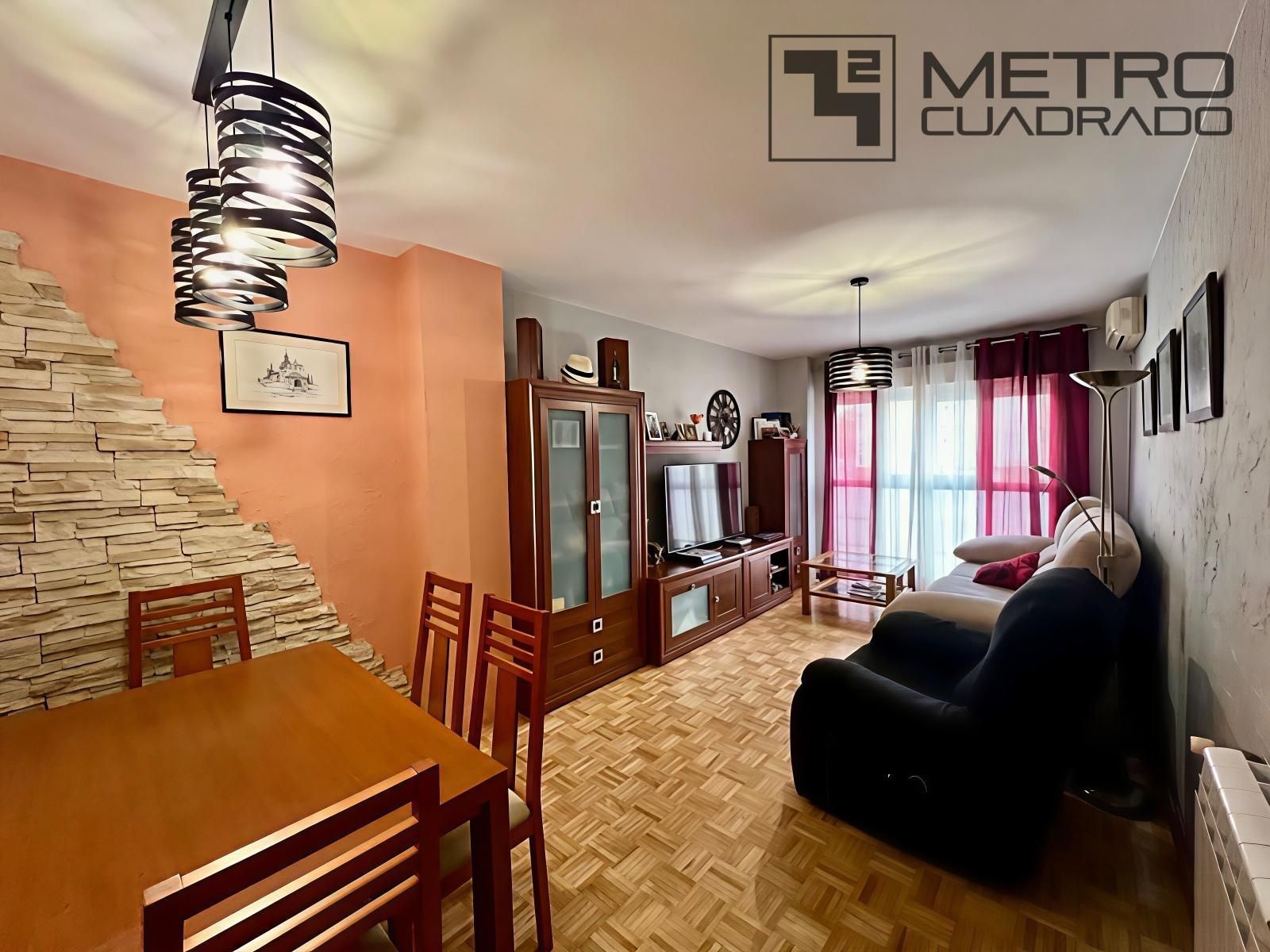 Living room of Flat for sale in Fuenlabrada  with Air Conditioner, Heating and Storage room