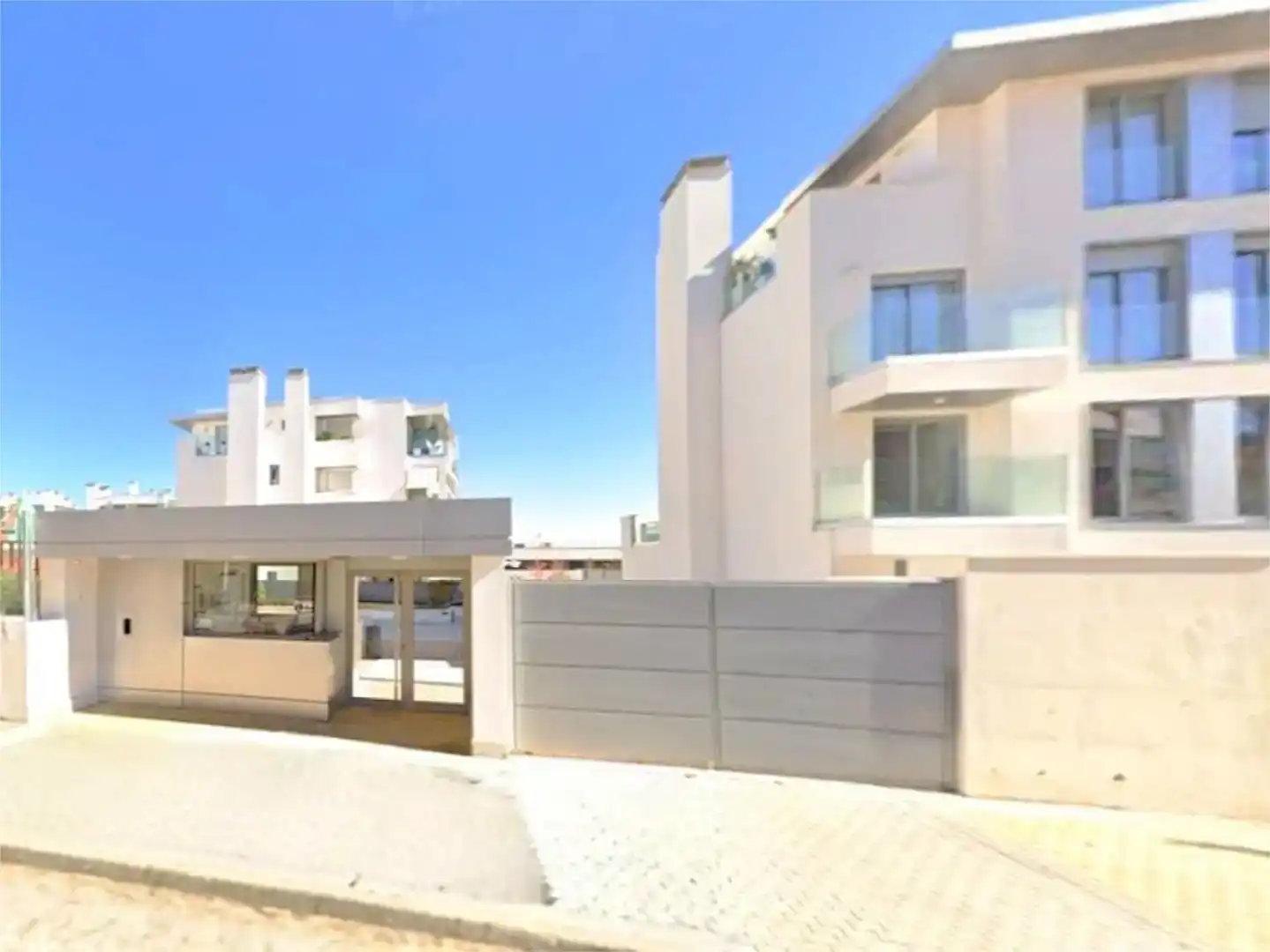 Exterior view of Flat for sale in Boadilla del Monte  with Air Conditioner, Swimming Pool and Balcony