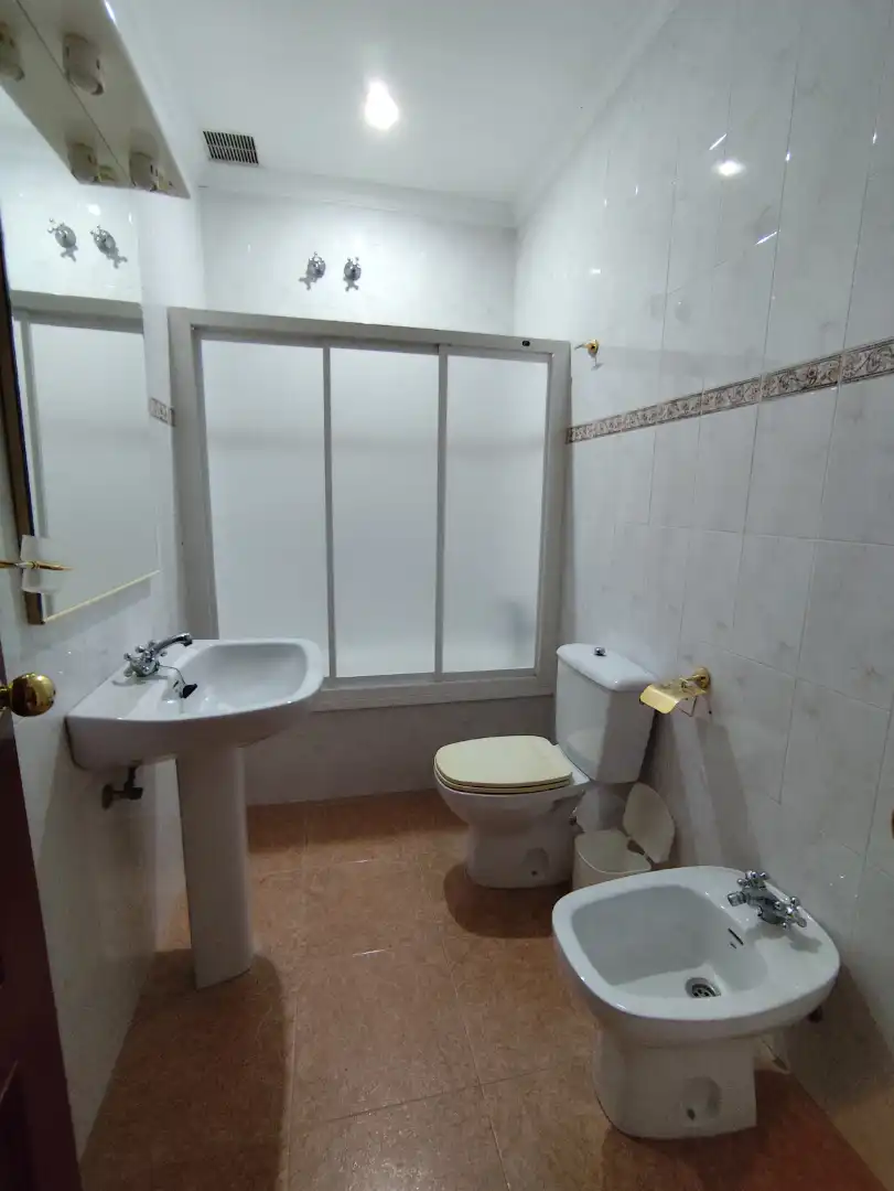 Baño de Casa o chalet de alquiler en Sanlúcar de Barrameda con Aire acondicionado, Calefacción y Jardín privado