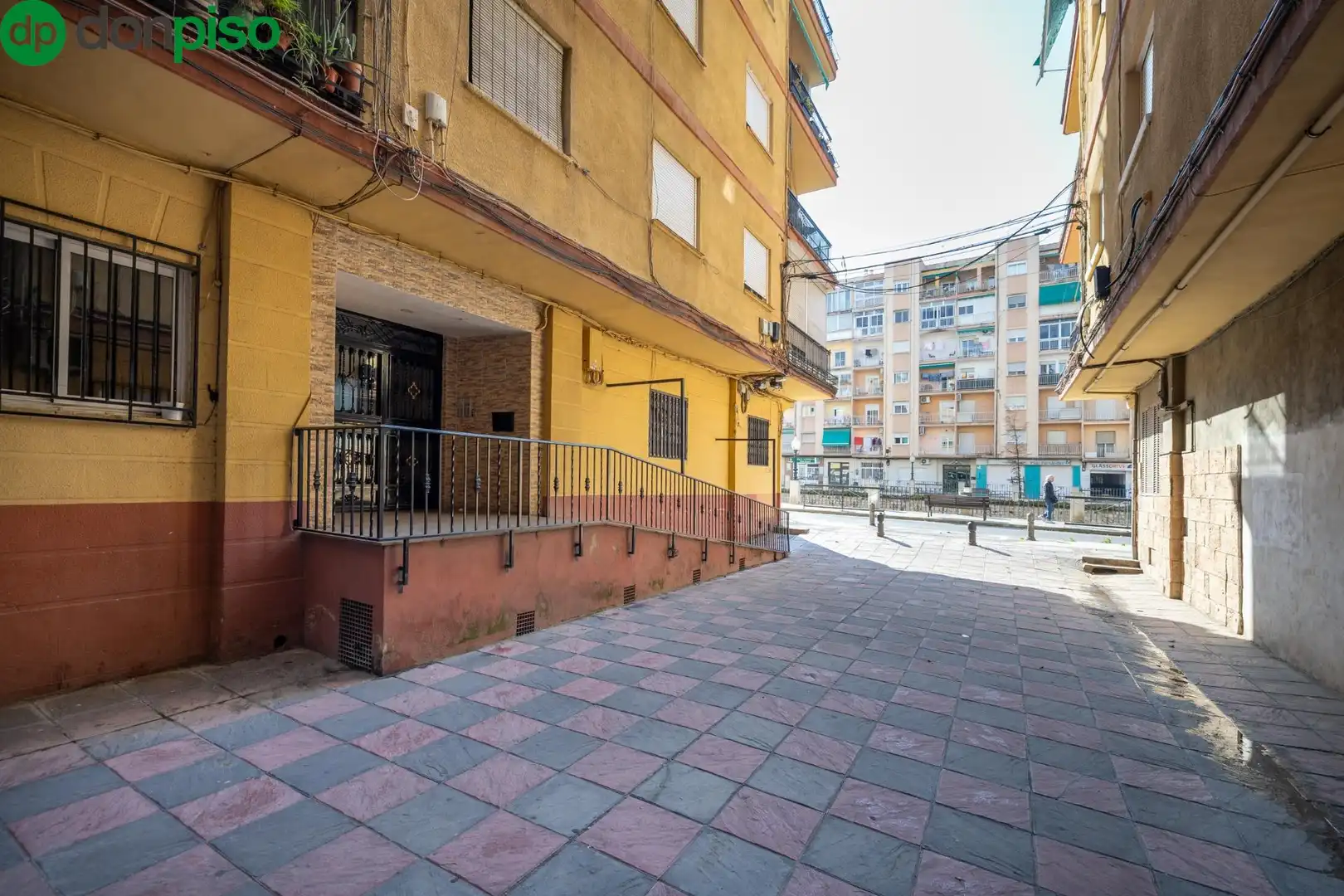 Vista exterior de Piso en venta en Granada
