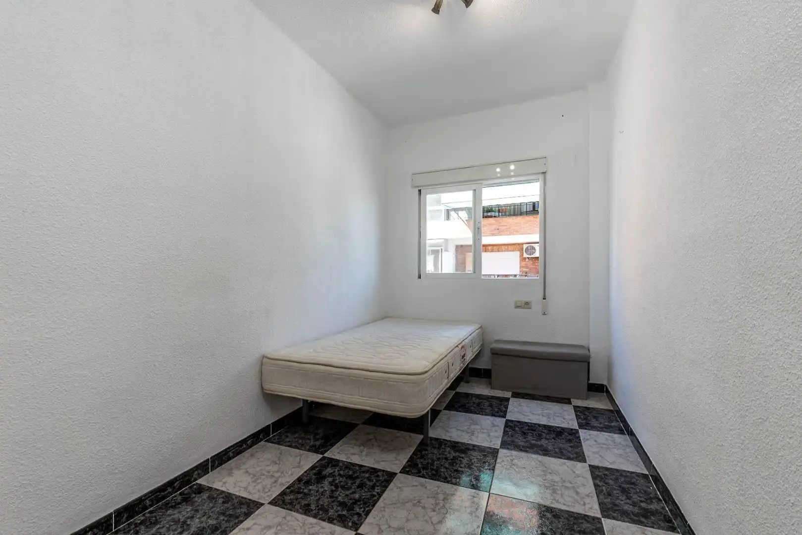 Bedroom of Flat for sale in Granada  with Balcony