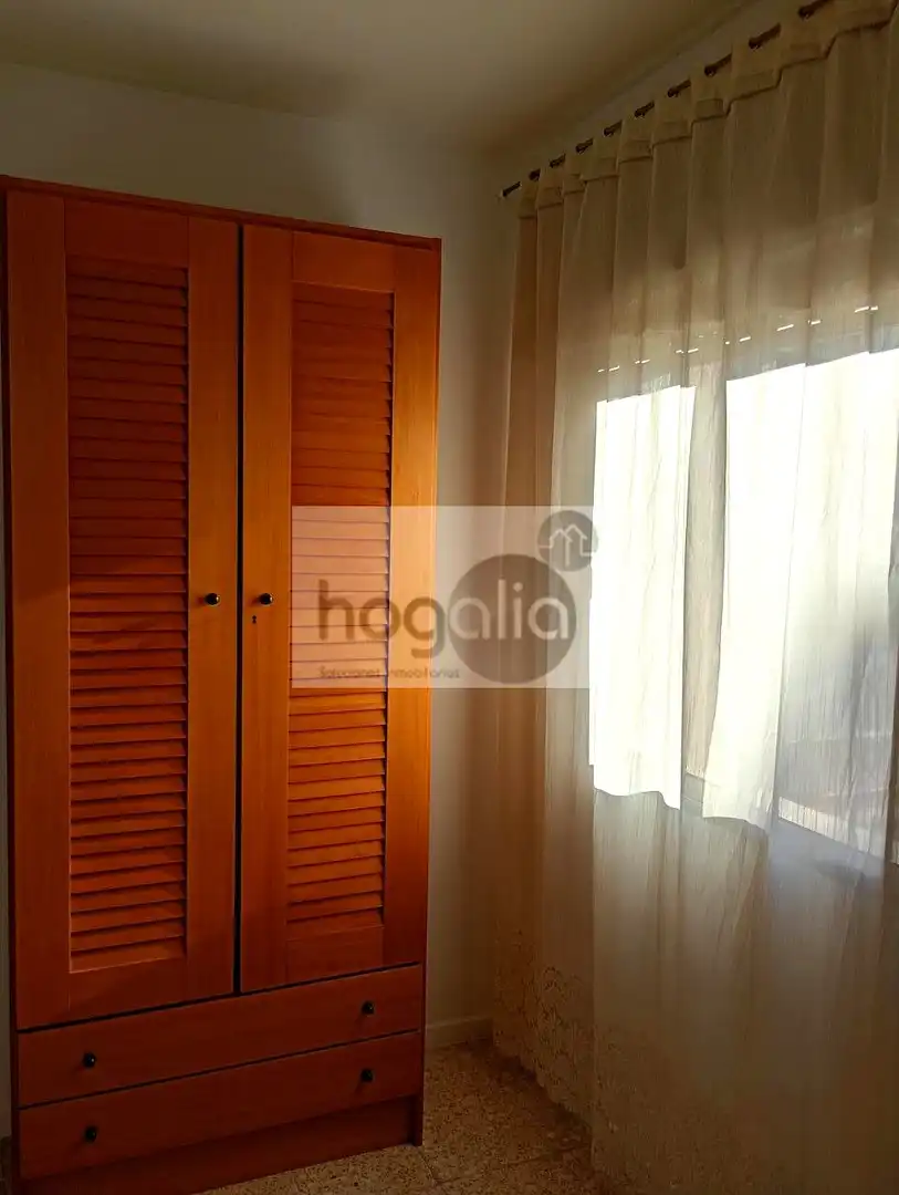 Habitación de Piso de alquiler en Sevilla con Terraza y Amueblado