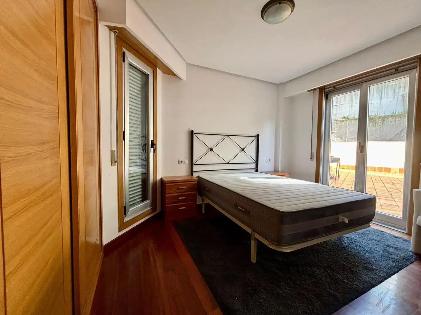 Habitación de Piso de alquiler en Ourense Capital  con Calefacción, Terraza y Trastero