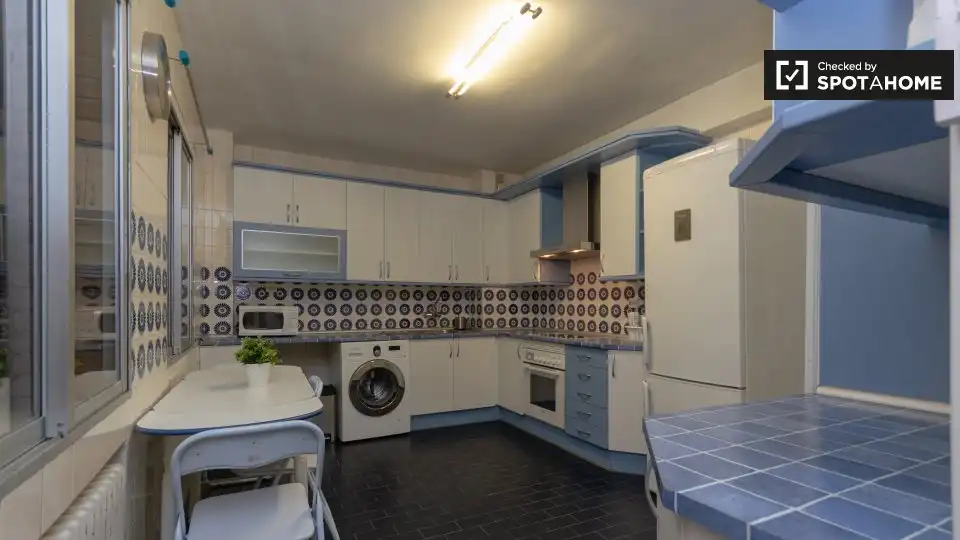 Cocina de Piso de alquiler en Alcalá de Henares con Aire acondicionado, Calefacción y Amueblado