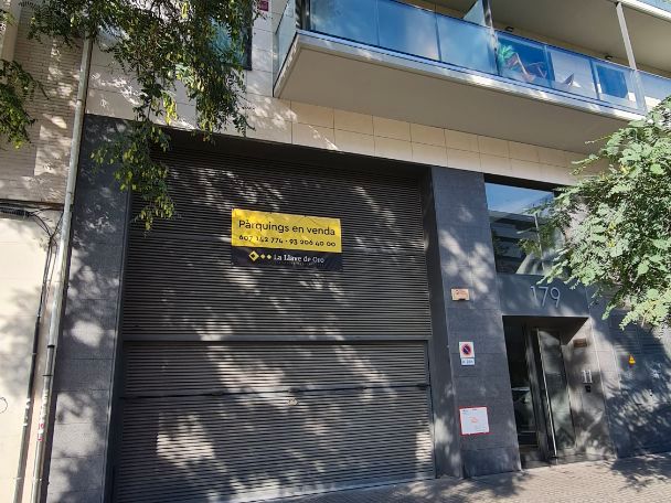 Außenansicht von Garage zur Miete in  Barcelona Capital mit Alarm