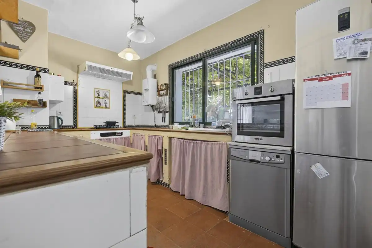 Küche von Haus oder Chalet zum Verkauf in Bollullos de la Mitación mit Klimaanlage, Heizung und Privatgarten