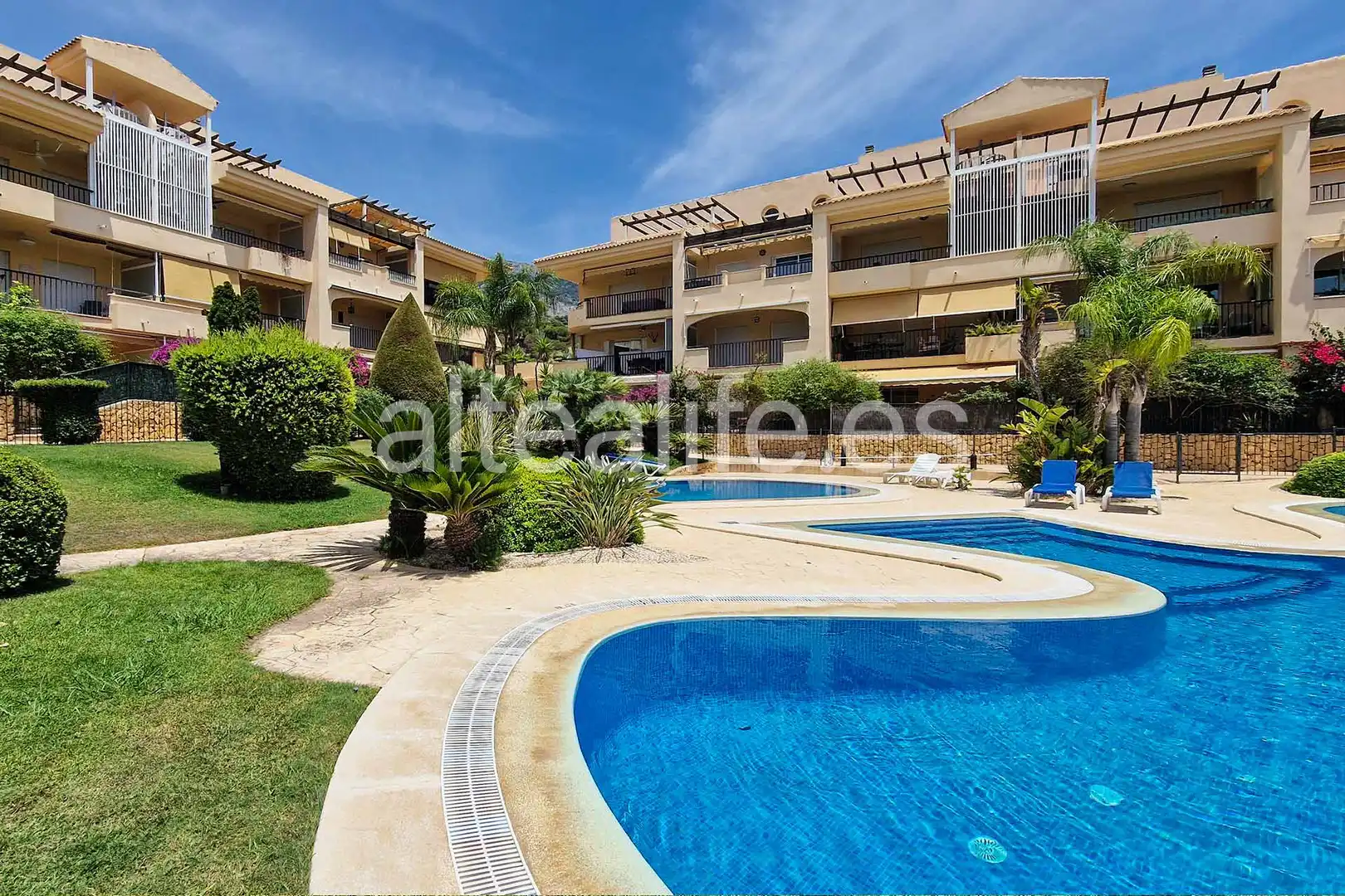 Vista exterior de Apartament en venda en Altea amb Aire condicionat, Calefacció i Terrassa