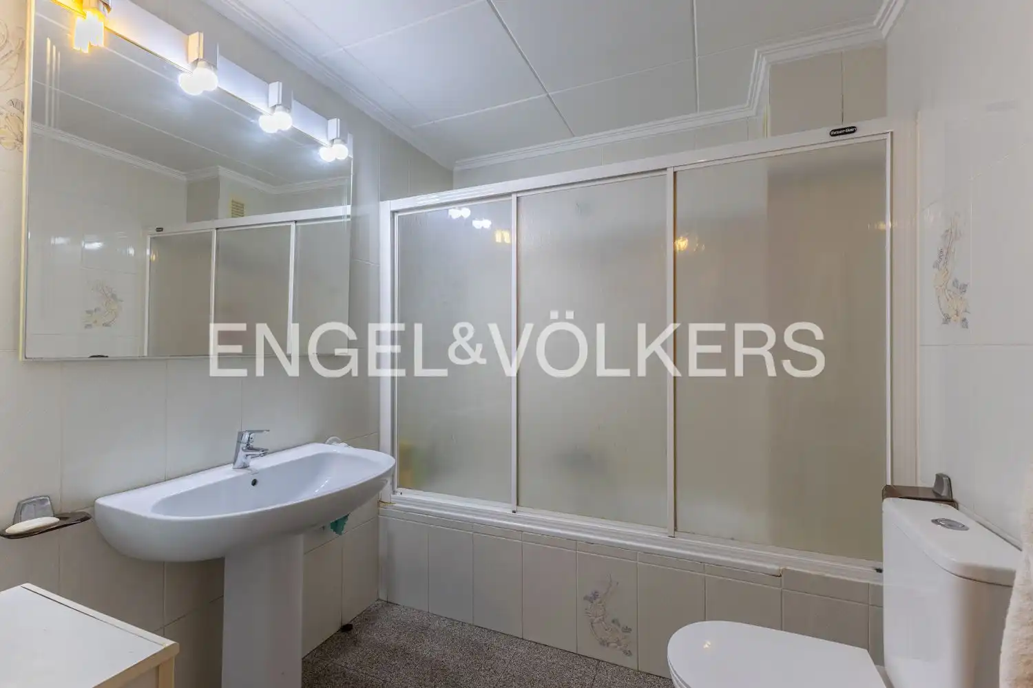 Baño de Casa o chalet en venta en Chiva con Aire acondicionado, Calefacción y Jardín privado