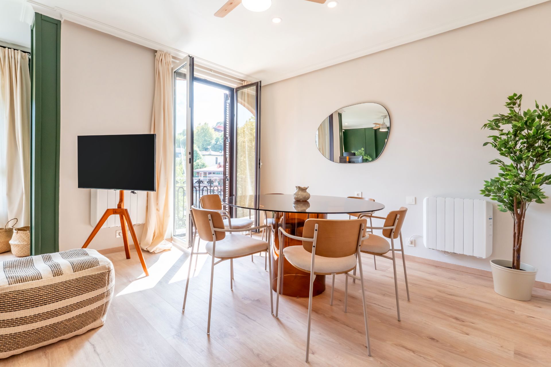 Comedor de Piso de alquiler en Donostia - San Sebastián  con Aire acondicionado, Calefacción y Parquet